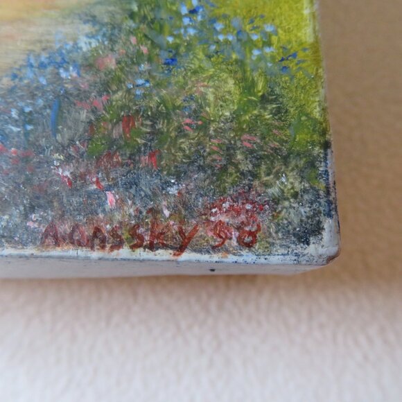 White Cottage Painted Box - Picture 6 of 6